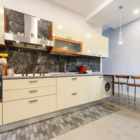 Via Mario Ruta 31 Apartament *